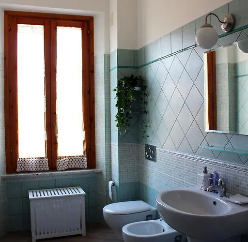Vakantiehuis Lollo House - Romantic Apartment Near Termini, San Lorenzo Rome