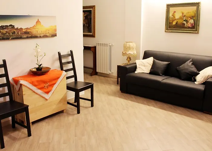 Lollo House - Romantic Apartment Near Termini, San Lorenzo Vakantiehuis