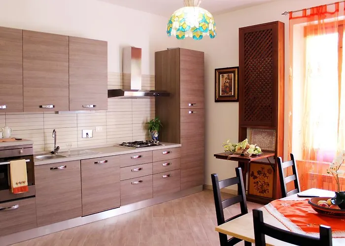 Vakantiehuis Lollo House - Romantic Apartment Near Termini, San Lorenzo *